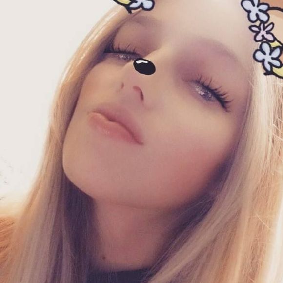 Meet your Posher, Deonna - Picture 1 of 1